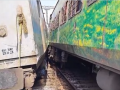 Howrah Train Accident: 2 Empty Coaches Derail After Being Hit by Parcel Van Near Padmapukur Railway Station in West Bengal (Watch Video) - Hindi News | Howrah Train Accident: 2 Empty Coaches Derail After Being Hit by Parcel Van Near Padmapukur Railway Station in West Bengal (Watch Video) | Latest national News at Lokmattimes.com