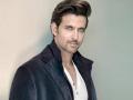 Hrithik Roshan pays heartfelt tribute to his co-star Mithilesh Chaturvedi - Hindi News | Hrithik Roshan pays heartfelt tribute to his co-star Mithilesh Chaturvedi | Latest entertainment News at Lokmattimes.com