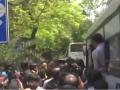 Arvind Kejriwal Resignation: Police Detain Protesting BJP Workers Demanding Delhi CM's Removal (Watch Video) - Hindi News | Arvind Kejriwal Resignation: Police Detain Protesting BJP Workers Demanding Delhi CM's Removal (Watch Video) | Latest national News at Lokmattimes.com