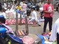 Mumbaikars Raise Voice on X Against Illegal Street Vendors Obstructing Mahim Footpaths, Post Photos and Videos - Hindi News | Mumbaikars Raise Voice on X Against Illegal Street Vendors Obstructing Mahim Footpaths, Post Photos and Videos | Latest nagpur News at Lokmattimes.com