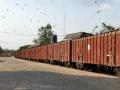 Stones pelted at goods train at Vaitarna, loco pilot injured - Hindi News | Stones pelted at goods train at Vaitarna, loco pilot injured | Latest maharashtra News at Lokmattimes.com