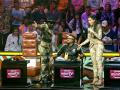 Remo D’Souza throws a glass stand on the stage and asks a crew member to judge the show at the semi-final of Hip Hop India! - Hindi News | Remo D’Souza throws a glass stand on the stage and asks a crew member to judge the show at the semi-final of Hip Hop India! | Latest entertainment News at Lokmattimes.com