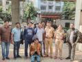 Mumbai: Absconding Accused in Khar Salary Dispute Attack Arrested Near India–Nepal Border - Hindi News | Mumbai: Absconding Accused in Khar Salary Dispute Attack Arrested Near India–Nepal Border | Latest mumbai News at Lokmattimes.com