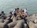 Mumbai : Woman Attempting Suicide Rescued From Sea at Marine Drive - Hindi News | Mumbai : Woman Attempting Suicide Rescued From Sea at Marine Drive | Latest mumbai News at Lokmattimes.com
