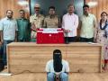 Mumbai: Serial ‘Maskman’ Snatcher Targeting Women in Local Trains Arrested; Gold Worth ₹7.9 Lakh Recovered - Hindi News | Mumbai: Serial ‘Maskman’ Snatcher Targeting Women in Local Trains Arrested; Gold Worth ₹7.9 Lakh Recovered | Latest mumbai News at Lokmattimes.com