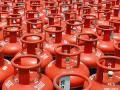 LPG cylinder prices cut by Rs 39.50 ahead of New Year - Hindi News | LPG cylinder prices cut by Rs 39.50 ahead of New Year | Latest maharashtra News at Lokmattimes.com