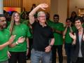 Apple CEO Tim Cook officially launches first store in Delhi - Hindi News | Apple CEO Tim Cook officially launches first store in Delhi | Latest technology News at Lokmattimes.com