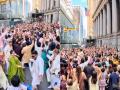 Lower Manhattan Lights Up with Dhol Beats as 400-Person Baraat Marches Through Wall Street - Hindi News | Lower Manhattan Lights Up with Dhol Beats as 400-Person Baraat Marches Through Wall Street | Latest social-viral News at Lokmattimes.com