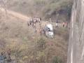 Jabalpur Accident: 4 Killed, 2 Critically Injured After Speeding SUV Falls Into Dry River in MP - Hindi News | Jabalpur Accident: 4 Killed, 2 Critically Injured After Speeding SUV Falls Into Dry River in MP | Latest national News at Lokmattimes.com
