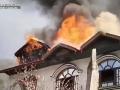 Jammu and Kashmir: Fire Breaks Out at House of Political Leader Jaffar Wani in Kishtwar (Watch Video) - Hindi News | Jammu and Kashmir: Fire Breaks Out at House of Political Leader Jaffar Wani in Kishtwar (Watch Video) | Latest national News at Lokmattimes.com