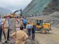 Jammu-Srinagar National Highway Closed Due to Landslide at Chamba Seri in Ramban - Hindi News | Jammu-Srinagar National Highway Closed Due to Landslide at Chamba Seri in Ramban | Latest national News at Lokmattimes.com