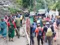Uttarakhand: Two Killed, Two Injured After Boulders Fall Near Jungle Chatti on Kedarnath Trek Route (Watch Video) - Hindi News | Uttarakhand: Two Killed, Two Injured After Boulders Fall Near Jungle Chatti on Kedarnath Trek Route (Watch Video) | Latest national News at Lokmattimes.com