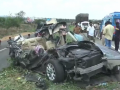 Karnataka Accident: 6 Dead, 2 Injured in Horrific Car-Lorry Crash on NH-48 in Haveri (Watch Video) - Hindi News | Karnataka Accident: 6 Dead, 2 Injured in Horrific Car-Lorry Crash on NH-48 in Haveri (Watch Video) | Latest national News at Lokmattimes.com