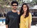 Are Kartik Aaryan and Kriti Sanon the new couple of B-town? - Hindi News | Are Kartik Aaryan and Kriti Sanon the new couple of B-town? | Latest entertainment News at Lokmattimes.com