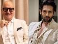 "You Remind Me Of My Early Days": Anupam Kher Hails Kartik Aaryan At An Award Function (Watch Video) - Hindi News | "You Remind Me Of My Early Days": Anupam Kher Hails Kartik Aaryan At An Award Function (Watch Video) | Latest entertainment News at Lokmattimes.com