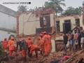 Kerala Building Collapse: 3 Migrant Labourers Dead After 40-Year-Old Structure Crashes Down (Watch Video) - Hindi News | Kerala Building Collapse: 3 Migrant Labourers Dead After 40-Year-Old Structure Crashes Down (Watch Video) | Latest national News at Lokmattimes.com