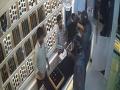 Navi Mumbai Robbery Video: Three Masked Men Open Fire, Loot Jewellery Worth Rs 11 Lakh From Kharghar Shop - Hindi News | Navi Mumbai Robbery Video: Three Masked Men Open Fire, Loot Jewellery Worth Rs 11 Lakh From Kharghar Shop | Latest navi-mumbai News at Lokmattimes.com