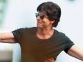 Shah Rukh Khan's NGO donates 2000 PPE kits to COVID-19 warriors in Chhattisgarh - Hindi News | Shah Rukh Khan's NGO donates 2000 PPE kits to COVID-19 warriors in Chhattisgarh | Latest entertainment News at Lokmattimes.com