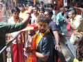 Team India Spinner Kuldeep Yadav Visits Bageshwar Dham Ahead of IND vs SL Series (Watch Video) - Hindi News | Team India Spinner Kuldeep Yadav Visits Bageshwar Dham Ahead of IND vs SL Series (Watch Video) | Latest cricket News at Lokmattimes.com