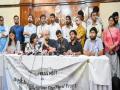 Junior Doctors in Kolkata to Reopen Emergency Services on Saturday, Protest March Scheduled for Tomorrow - Hindi News | Junior Doctors in Kolkata to Reopen Emergency Services on Saturday, Protest March Scheduled for Tomorrow | Latest national News at Lokmattimes.com
