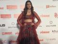 "Nahi nahi itna zyada pressure mat dijiye" says Kriti Sanon on been being called 'Female Aamir Khan' - Hindi News | "Nahi nahi itna zyada pressure mat dijiye" says Kriti Sanon on been being called 'Female Aamir Khan' | Latest entertainment News at Lokmattimes.com