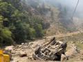 Landslide in Uttarakhand: One Dead, 8 Injured After Vehicles Buried Under Falling Boulders on Gangotri Highway in Uttarkashi (Watch Video) - Hindi News | Landslide in Uttarakhand: One Dead, 8 Injured After Vehicles Buried Under Falling Boulders on Gangotri Highway in Uttarkashi (Watch Video) | Latest national News at Lokmattimes.com