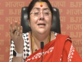 Bengal Bandh: Police Detain BJP Leader Locket Chatterjee During Kolkata Protest (Watch Video) - Hindi News | Bengal Bandh: Police Detain BJP Leader Locket Chatterjee During Kolkata Protest (Watch Video) | Latest national News at Lokmattimes.com
