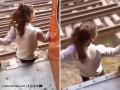 "Hum Utrenge": Young Girl Jumps from Moving Train in Lucknow; Chilling Video Goes Viral (WATCH) - Hindi News | "Hum Utrenge": Young Girl Jumps from Moving Train in Lucknow; Chilling Video Goes Viral (WATCH) | Latest social-viral News at Lokmattimes.com