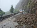 Maharashtra Rains Cause Landslide Near Amboli Falls in Sindhudurg; Ambulance Stuck, No Casualties Reported - Hindi News | Maharashtra Rains Cause Landslide Near Amboli Falls in Sindhudurg; Ambulance Stuck, No Casualties Reported | Latest maharashtra News at Lokmattimes.com