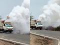 Maharashtra: Fire Breaks Out in Fireworks Vehicle in Yavatmal, Driver Escapes Safely (Watch Video) - Hindi News | Maharashtra: Fire Breaks Out in Fireworks Vehicle in Yavatmal, Driver Escapes Safely (Watch Video) | Latest maharashtra News at Lokmattimes.com