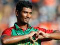 Watch Bangladesh cricketer Mahmudullah combat coronavirus threat on the cricket field - Hindi News | Watch Bangladesh cricketer Mahmudullah combat coronavirus threat on the cricket field | Latest cricket News at Lokmattimes.com