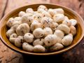 How Much Makhana is Too Much? Health Benefits, Side Effects, and Who Should Avoid - Hindi News | How Much Makhana is Too Much? Health Benefits, Side Effects, and Who Should Avoid | Latest lifestyle News at Lokmattimes.com