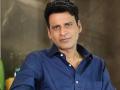 Manoj Bajpayee's mother-in-law Shakeela Raza passes away, actor rushes to Delhi - Hindi News | Manoj Bajpayee's mother-in-law Shakeela Raza passes away, actor rushes to Delhi | Latest entertainment News at Lokmattimes.com