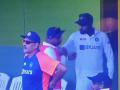 Siraj and Kuldeep Yadav get involved in ugly fight? shocking video goes viral! - Hindi News | Siraj and Kuldeep Yadav get involved in ugly fight? shocking video goes viral! | Latest cricket News at Lokmattimes.com