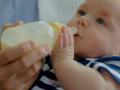 Know Why You Should Never Give Milk to Your Child Before Bedtime - Hindi News | Know Why You Should Never Give Milk to Your Child Before Bedtime | Latest health News at Lokmattimes.com