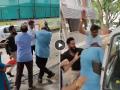 Pune: MNS Workers Beat School Van Driver for Allegedly Misbehaving With Girl Student (Watch Video) - Hindi News | Pune: MNS Workers Beat School Van Driver for Allegedly Misbehaving With Girl Student (Watch Video) | Latest pune News at Lokmattimes.com