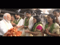PM Modi Blesses Newly Married Couples During Guruvayur Temple Visit in Kerala - Video - Hindi News | PM Modi Blesses Newly Married Couples During Guruvayur Temple Visit in Kerala - Video | Latest national News at Lokmattimes.com