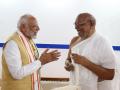 PM Modi Meets Jain Saint Jainacharya Ratnasundersurishwarji Maharaj Saheb in Dhule - Hindi News | PM Modi Meets Jain Saint Jainacharya Ratnasundersurishwarji Maharaj Saheb in Dhule | Latest maharashtra News at Lokmattimes.com