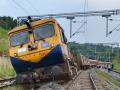 Mumbai-Bound Agartala-Lokmanya Tilak Express Derails in Assam Near Dibolong Station - Hindi News | Mumbai-Bound Agartala-Lokmanya Tilak Express Derails in Assam Near Dibolong Station | Latest national News at Lokmattimes.com
