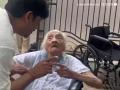 113-Year-Old Kanchanben Badshah from Mumbai Sets Inspiring Example by Voting in Maharashtra Election 2024 (Watch Video) - Hindi News | 113-Year-Old Kanchanben Badshah from Mumbai Sets Inspiring Example by Voting in Maharashtra Election 2024 (Watch Video) | Latest mumbai News at Lokmattimes.com