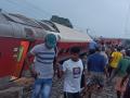 Mumbai-Howrah Mail Derails: Two Killed, 20 Injured After Colliding With Goods Train in Jharkhand - Hindi News | Mumbai-Howrah Mail Derails: Two Killed, 20 Injured After Colliding With Goods Train in Jharkhand | Latest national News at Lokmattimes.com