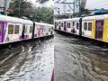Mumbai Local Train Update: Services on Central, Harbour and Western Lines Delayed by 10–15 Minutes Due to Waterlogging and Low Visibility - Hindi News | Mumbai Local Train Update: Services on Central, Harbour and Western Lines Delayed by 10–15 Minutes Due to Waterlogging and Low Visibility | Latest mumbai News at Lokmattimes.com