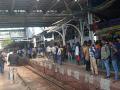 Mumbai Local Train Update: Four Additional UTS Counters Opened at Dadar Station, CSMT-Bound Trains Running Late - Hindi News | Mumbai Local Train Update: Four Additional UTS Counters Opened at Dadar Station, CSMT-Bound Trains Running Late | Latest mumbai News at Lokmattimes.com