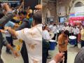 Retirement Ho to Aisa: Mumbai Local Train Motorman Gets Joyful Farewell at CSMT, Dance Video Goes Viral (WATCH) - Hindi News | Retirement Ho to Aisa: Mumbai Local Train Motorman Gets Joyful Farewell at CSMT, Dance Video Goes Viral (WATCH) | Latest mumbai News at Lokmattimes.com