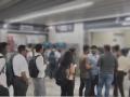 Mumbai Metro Line 3: City's First Underground Aqua Sees Long Queues at Stations on Opening Day (Watch Video) - Hindi News | Mumbai Metro Line 3: City's First Underground Aqua Sees Long Queues at Stations on Opening Day (Watch Video) | Latest mumbai News at Lokmattimes.com