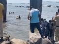 Mumbai: Locals Save Young Couple from Drowning Near Bandstand, Bandra (Watch Video) - Hindi News | Mumbai: Locals Save Young Couple from Drowning Near Bandstand, Bandra (Watch Video) | Latest mumbai News at Lokmattimes.com