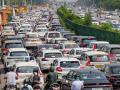 Mumbai–Pune Expressway Traffic Update: Weekend Rush Leads to Heavy Congestion; Commuters Face Long Delays - Hindi News | Mumbai–Pune Expressway Traffic Update: Weekend Rush Leads to Heavy Congestion; Commuters Face Long Delays | Latest mumbai News at Lokmattimes.com