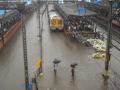 Local train and bus services hit hard, as heavy rains cripple Mumbai - Hindi News | Local train and bus services hit hard, as heavy rains cripple Mumbai | Latest maharashtra News at Lokmattimes.com