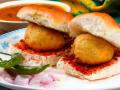 Soap Piece Found In Vada Pav, Central Railway Shuts Down Food Stall In Karjat - Hindi News | Soap Piece Found In Vada Pav, Central Railway Shuts Down Food Stall In Karjat | Latest mumbai News at Lokmattimes.com