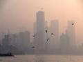 Mumbai Weather Update: Layer of Smog Blankets City as Air Quality Deteriorates (Watch Video) - Hindi News | Mumbai Weather Update: Layer of Smog Blankets City as Air Quality Deteriorates (Watch Video) | Latest mumbai News at Lokmattimes.com